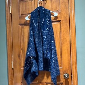 ❤️Navy Blue Knit Vest with White Accents one size so soft